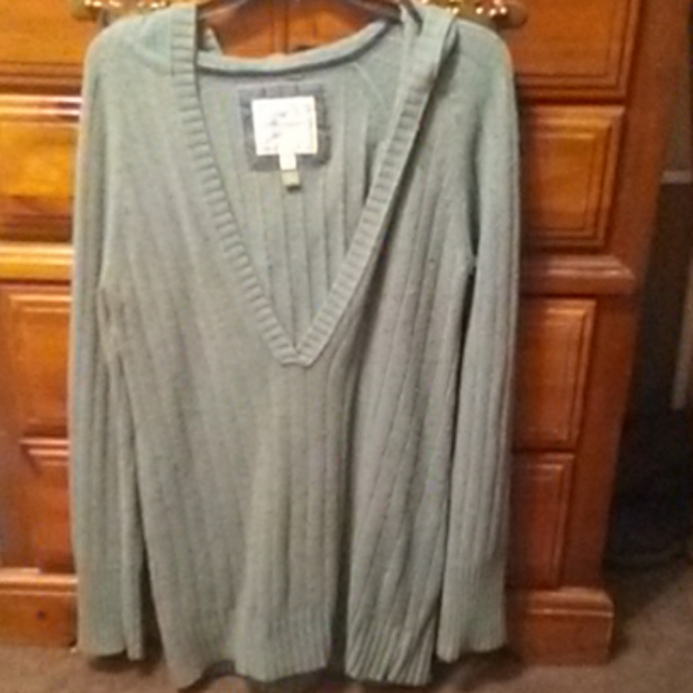 Hooded sweater